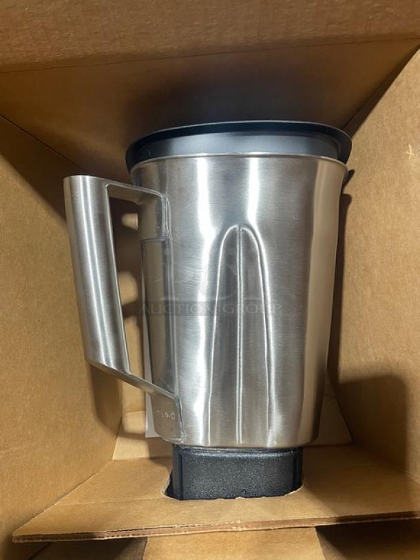 BRAND NEW! IN THE BOX! Waring Blade Series Commercial 48 Oz. Countertop Food/Beverage Bar Blender! With Industrial Stainless Steel Blade & Blender Jar! With Toggle Switch Controls! Model: BB300-S! 120V 1 Phase! - Image 3 of 3