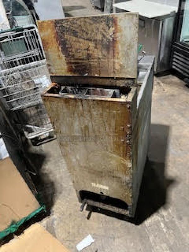 FryMaster Commercial Stainless Steel Natural Gas Powered Deep Fat Fryer! With Back Splash! With Frying Baskets! On Casters! - Image 4 of 7