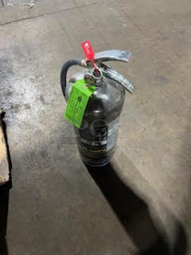 Commercial Safety Fire Extinguisher! - Image 1 of 4