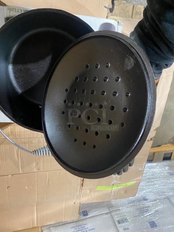 BRAND NEW! IN THE BOX! Lodge Commercial 5 Quart Cast Iron Dutch Oven! With Dome Style Lid & Wired Spiral Bail Handle! Model: L8DO3! 2X Your Bid! - Image 7 of 8