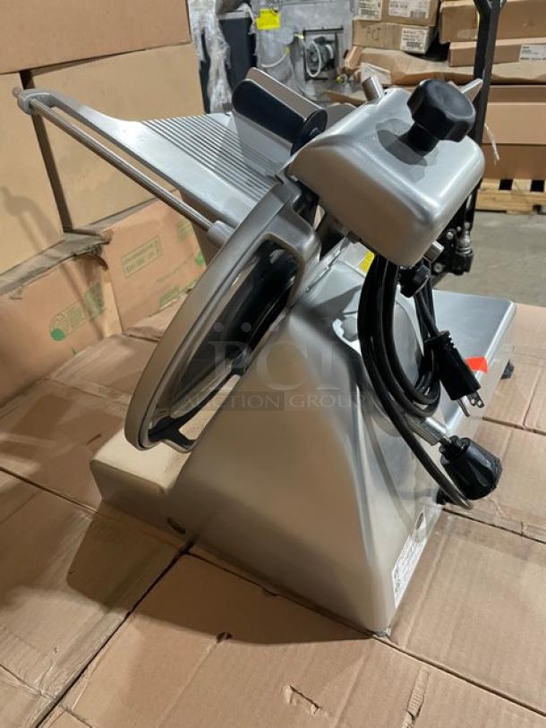 NEW! SCRATCH-N-DENT! Globe Commercial Electric Powered Countertop Manual Gravity Feed Deli Meat/Cheese Slicer! With 12" Wide Blade! Model: G12 SN: 546332! 115V 1 Phase! On Legs! - Image 3 of 11