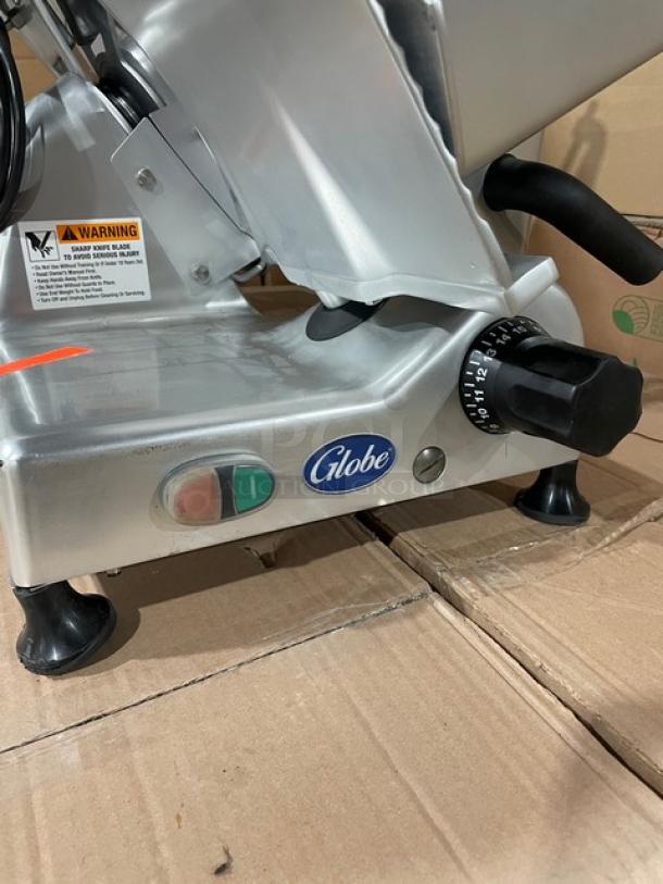 NEW! SCRATCH-N-DENT! Globe Commercial Electric Powered Countertop Manual Gravity Feed Deli Meat/Cheese Slicer! With 12" Wide Blade! Model: G12 SN: 546332! 115V 1 Phase! On Legs! - Image 5 of 11