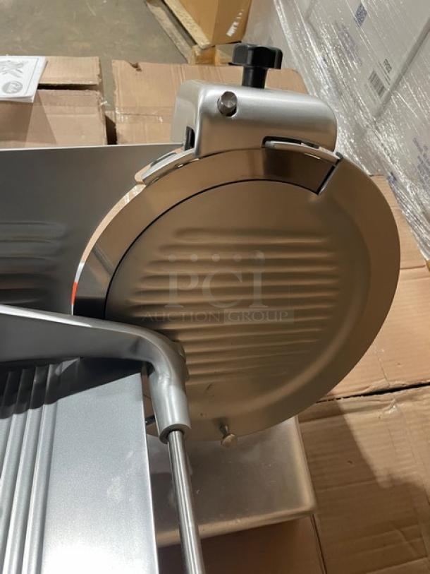 NEW! SCRATCH-N-DENT! Globe Commercial Electric Powered Countertop Manual Gravity Feed Deli Meat/Cheese Slicer! With 12" Wide Blade! Model: G12 SN: 546332! 115V 1 Phase! On Legs! - Image 6 of 11