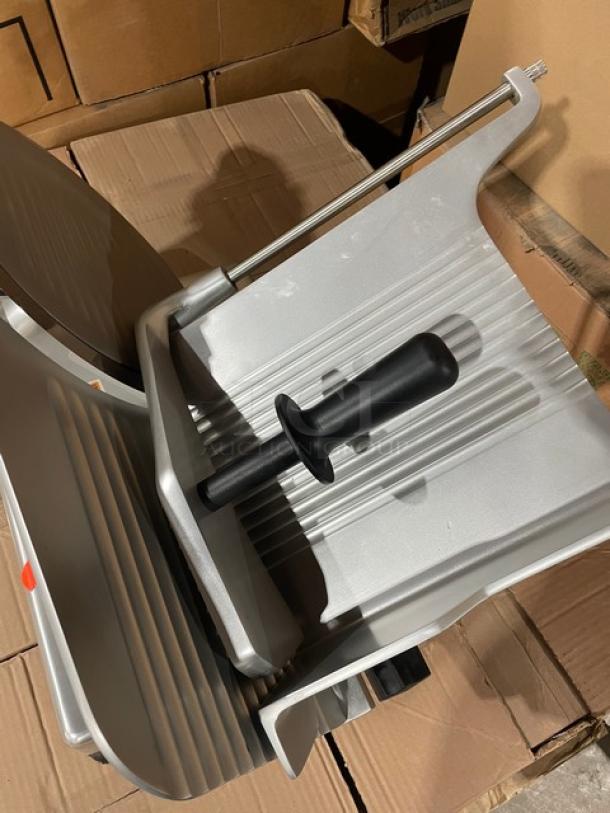 NEW! SCRATCH-N-DENT! Globe Commercial Electric Powered Countertop Manual Gravity Feed Deli Meat/Cheese Slicer! With 12" Wide Blade! Model: G12 SN: 546332! 115V 1 Phase! On Legs! - Image 7 of 11