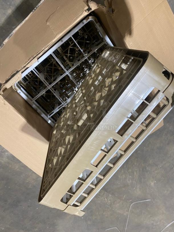 BRAND NEW! IN THE BOX! Vollrath Commercial Heavy-Duty 16 Compartment Full Size Cup/Glass Rack! 4/Case! All One Money! - Image 5 of 7