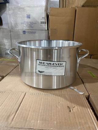 BRAND NEW! NEVER USED! Vollrath Wear-Ever Series Commercial Stainless Steel 14 Qt. Sauce Pot! With Handles! Model: 4332!