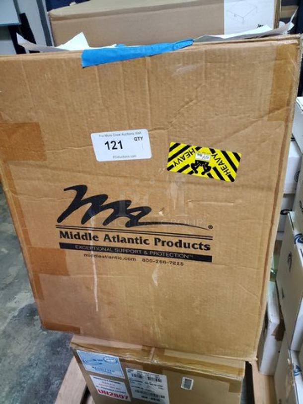 Middle Atlantic SRSR Series Slide Out Rotating Rack System - Image 2 of 3