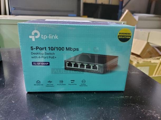 5-Port 10/100Mbps Desktop Switch with 4-Port PoE+ - Image 3 of 4