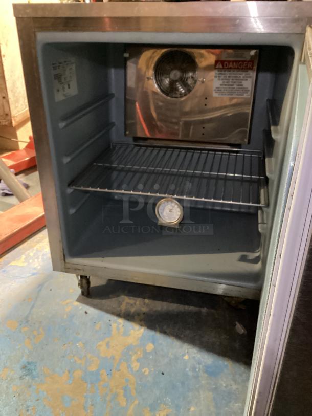 Delfield Refrigerated Cooler w/work top
Model# 406CAP - Image 1 of 2