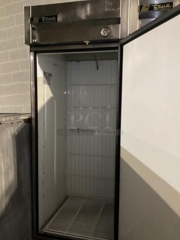 True Single Door Stainless Steel Reach-in Cooler on Castors 
27 x 29-¾ x 82-½
Model # T-23
R134A - Image 5 of 6
