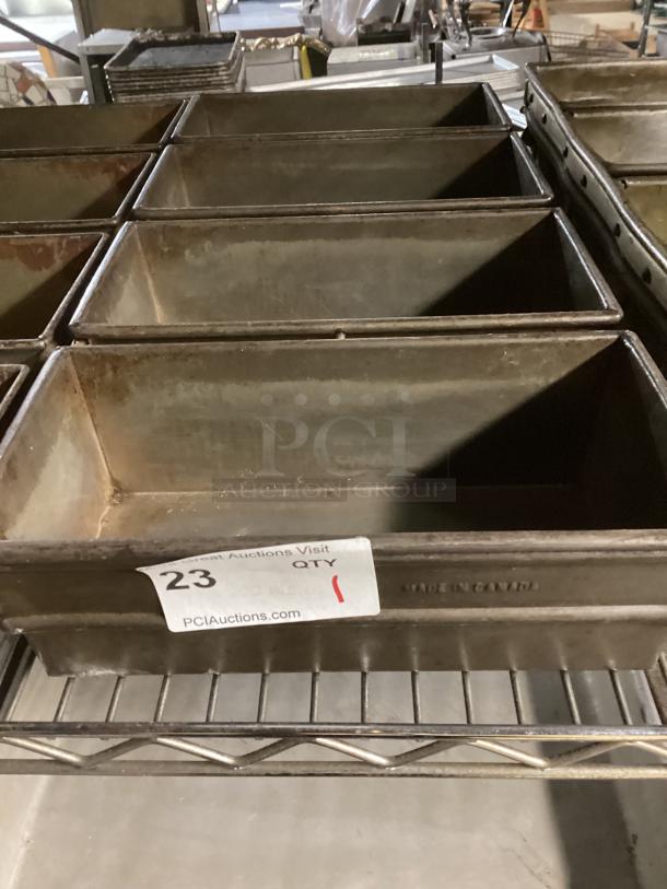 Vintage 4-Strap Bread/Loaf Pan 
10-½ x 24 x 3 - Image 2 of 3