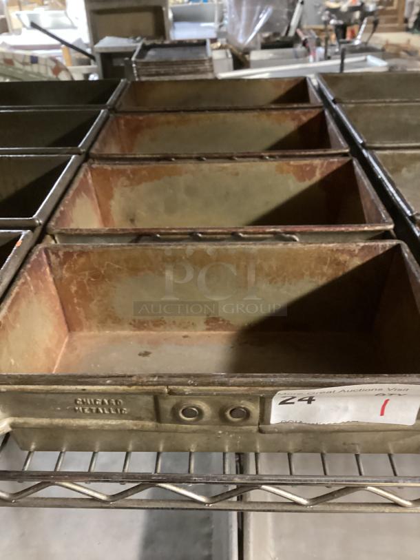 Vintage 4-Strap Bread/Loaf Pan 
10-½ x 24 x 3 - Image 2 of 2
