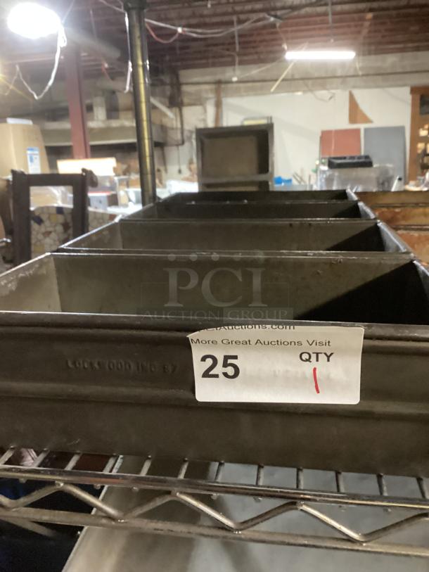 Vintage 4-Strap Bread/Loaf Pan 
10-½ x 24 x 3 - Image 1 of 2