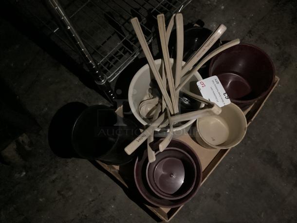 Misc. Salad Bar Items
1 x Bid - Image 1 of 1