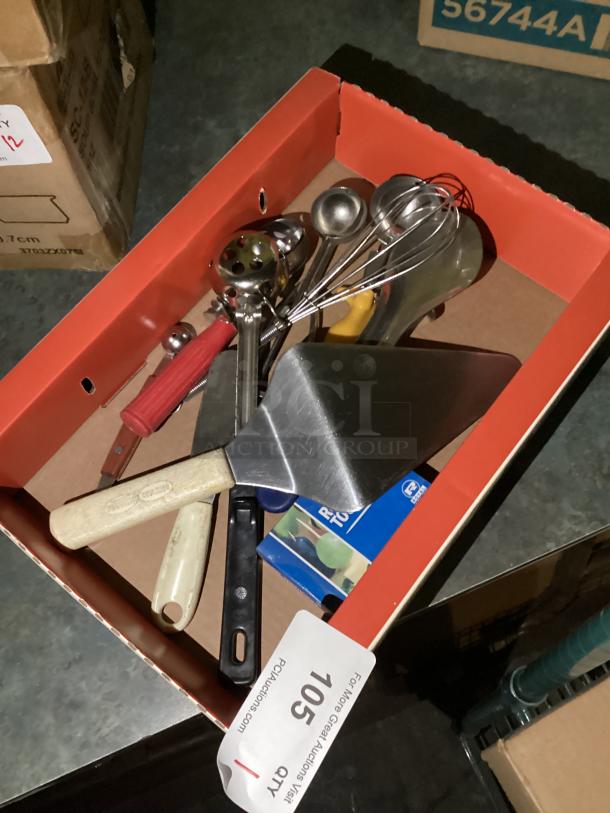 Flat of Misc Utensils, Scoops, Pie Server, Etc. - Image 1 of 1
