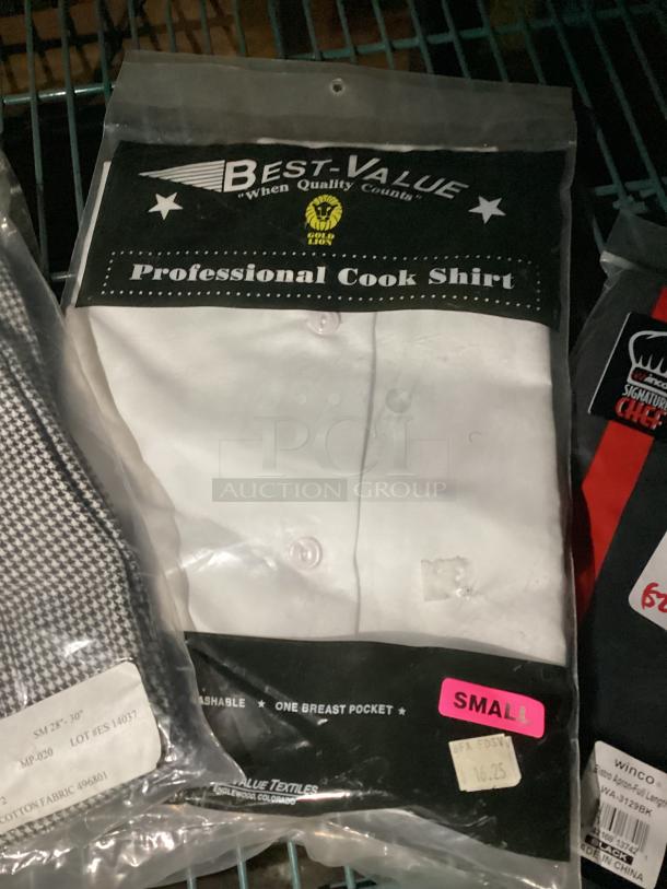 Professional Chefs Coat, Cook Shirt and Apron. Size Small. 
Qty 3 
Your Bid x 3 - Image 3 of 4