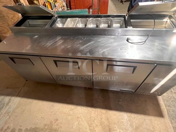 True 93" Pizza Prep Table W/Refrigerated Base on Casters, 115v, Stainless Steel, Missing Center Top Lid and Cutting Board. Very Clean, NOT TESTED 
 Model TPP-93 - Image 1 of 6