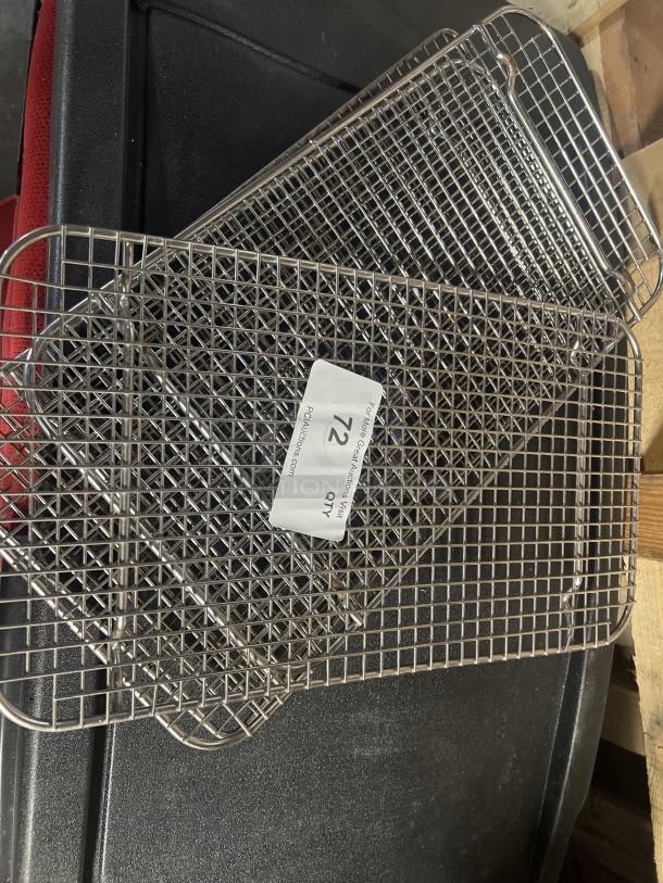 Cooling Racks 
Qty 4
Your Bid x 4 - Image 1 of 2