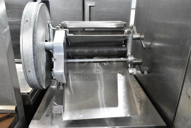 Somerset UR 15 Metal Commercial Countertop Manual Dough Sheeter. 115 Volts, 1 Phase. Tested and Working! - Image 6 of 8