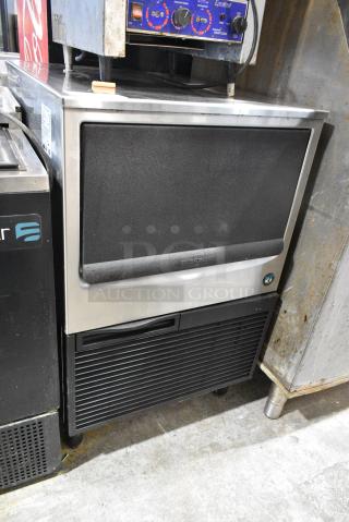 Hoshizaki KM-151BAH Stainless Steel Commercial Self Contained Ice Machine. 115 Volts, 1 Phase.