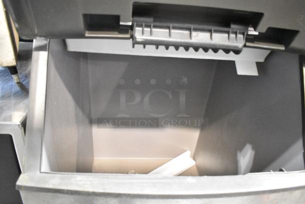 Manitowoc QY0604A Stainless Steel Commercial Ice Machine Head on Commercial Ice Bin. 208/230 Volts, 1 Phase. - Image 4 of 7
