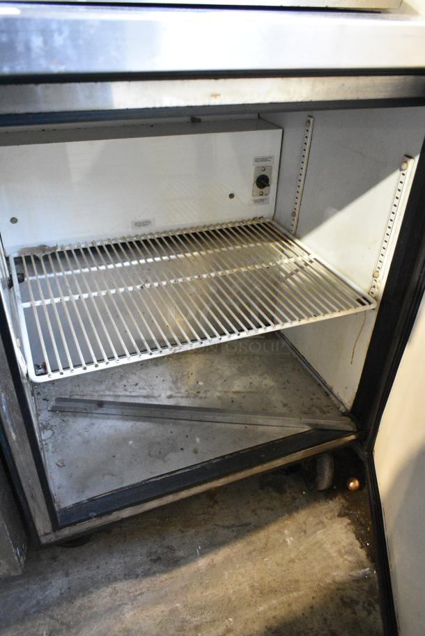 True TSSU-27-08 Stainless Steel Commercial Sandwich Salad Prep Table Bain Marie Mega Top on Commercial Casters. 115 Volts, 1 Phase. Tested and Working! - Image 6 of 7