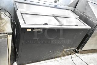 True TD-50-18 Stainless Steel Commercial Back Bar Bottle Cooler w/ 2 Sliding Lids. 115 Volts, 1 Phase. Tested and Working!