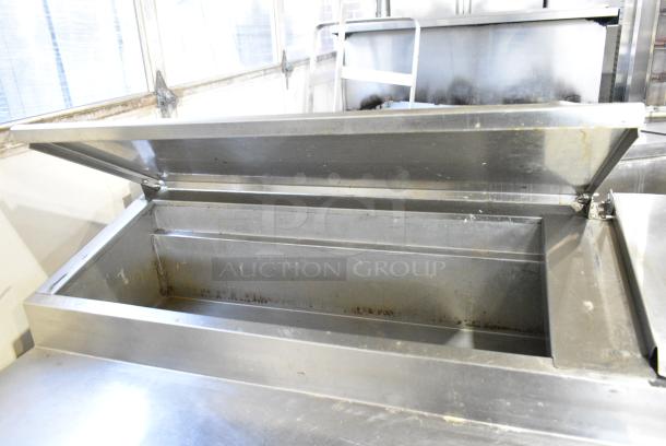Randell Stainless Steel Commercial Pizza Prep Table on Commercial Casters. 115 Volts, 1 Phase. Tested and Powers On But Does Not Get Cold - Image 4 of 15