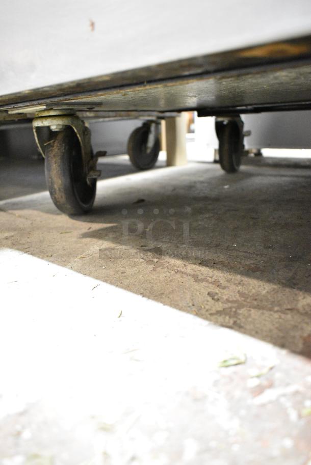 True TSSU-60-16 Stainless Steel Commercial Prep Table on Commercial Casters. 115 Volts, 1 Phase. Tested and Working! - Image 4 of 8