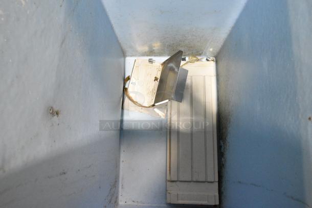 Metal Commercial Ice Bin. - Image 5 of 8