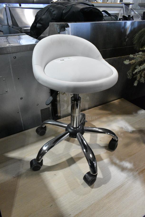 White Chair on Casters. - Image 4 of 4