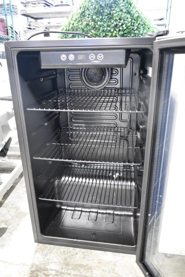 Home HME030065N Metal Mini Cooler Merchandiser. 115 Volts, 1 Phase. Tested and Working! - Image 3 of 5
