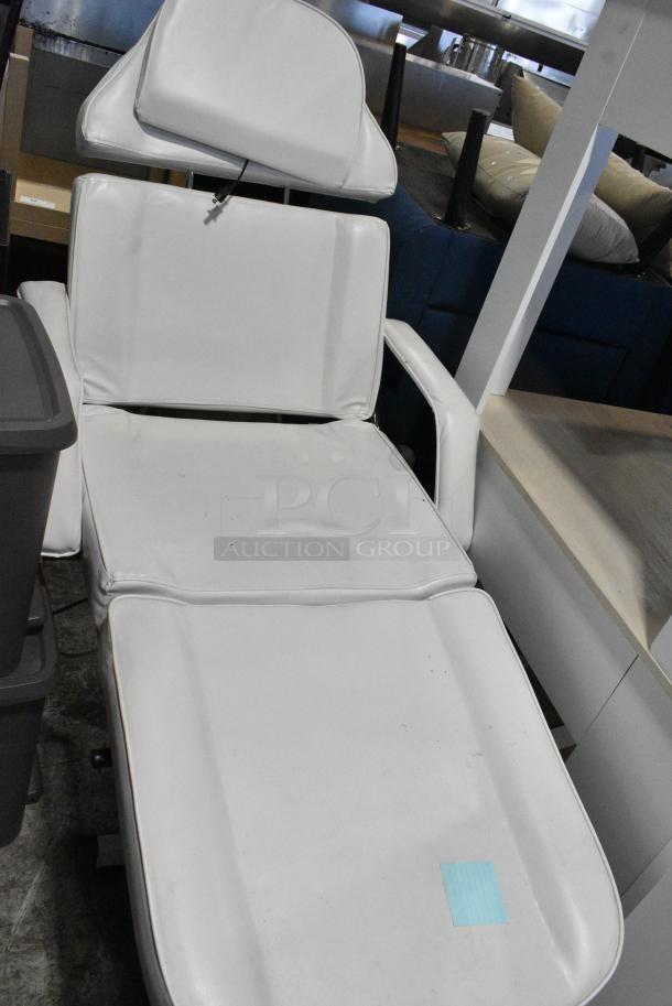 Spa / Tattoo Chair. 120 Volts, 1 Phase. - Image 3 of 5