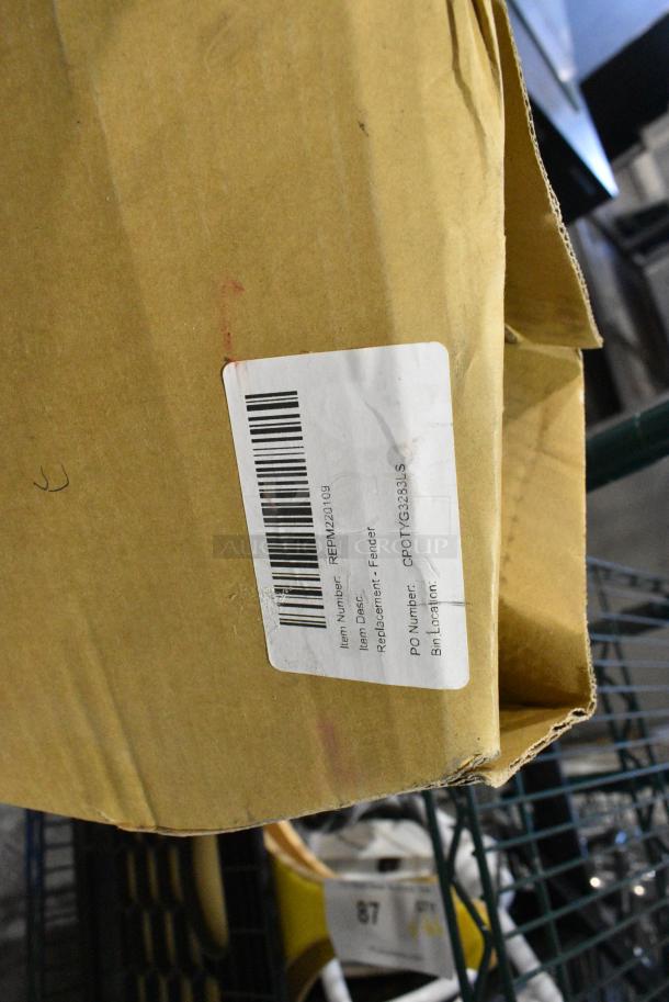 BRAND NEW IN BOX! Tony Yang MZ-10073C-RH Replacement Fender - Image 6 of 6