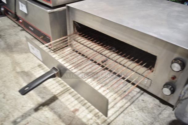 Wisco JJ560E Stainless Steel Countertop Electric Powered Pizza Oven. 120 Volts, 1 Phase. Tested and Working! - Image 3 of 5