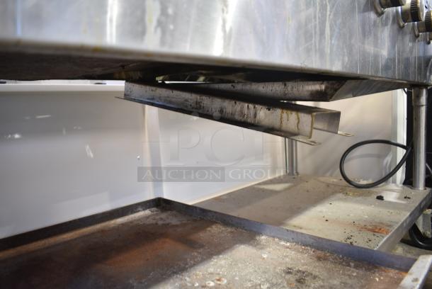 Backyard Pro Metal Commercial Propane Gas Powered Charbroiler Grill w/ Metal Under Shelf on Commercial Casters. - Image 7 of 9