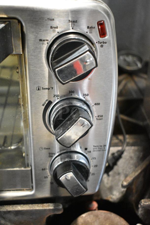 Oster TSSTTVCG04 Metal Countertop Electric Toaster Oven. 120 Volts, 1 Phase. Tested and Working! - Image 3 of 6