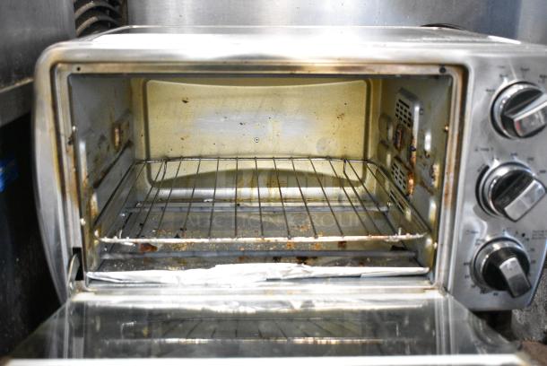 Oster TSSTTVCG04 Metal Countertop Electric Toaster Oven. 120 Volts, 1 Phase. Tested and Working! - Image 4 of 6