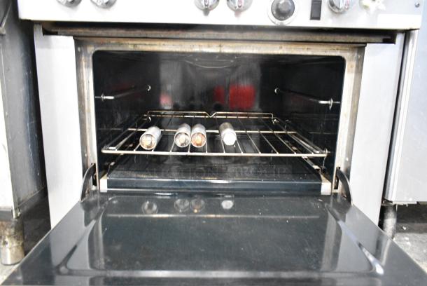 Southbend S36D-7N Stainless Steel Commercial Natural Gas Powered 6 Burner Range w/ Oven, Over Shelf and Back Splash. - Image 4 of 7