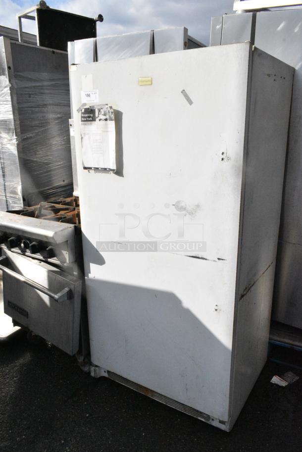 Frigidaire FKCH17F7HWD Metal Single Door Reach In Freezer. 115 Volts, 1 Phase. - Image 2 of 6