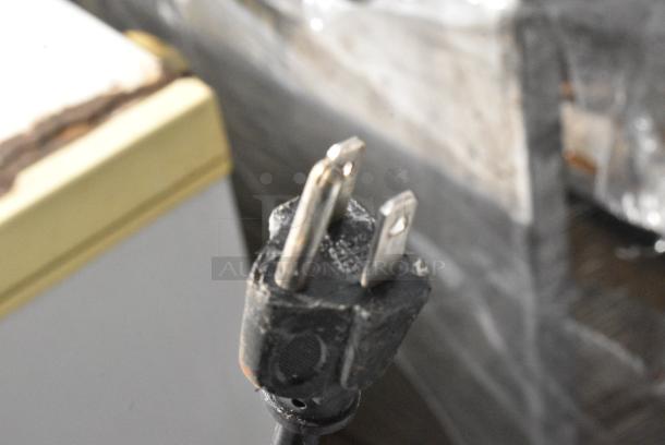 Black & Decker BFQ50 Chest Freezer w/ Hinge Lid. 115 Volts, 1 Phase. - Image 4 of 5