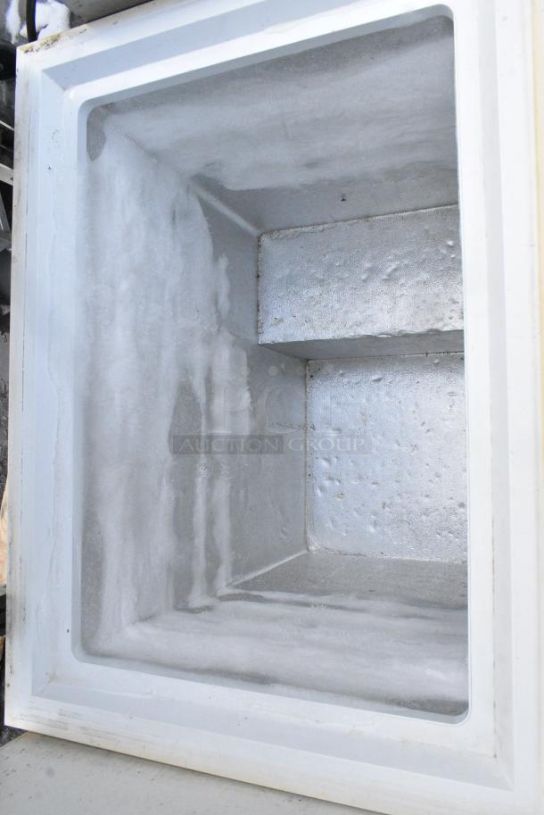 General Electric GE FCM5SUDWW Chest Freezer w/ Hinge Lid. 115 Volts, 1 Phase. - Image 3 of 5