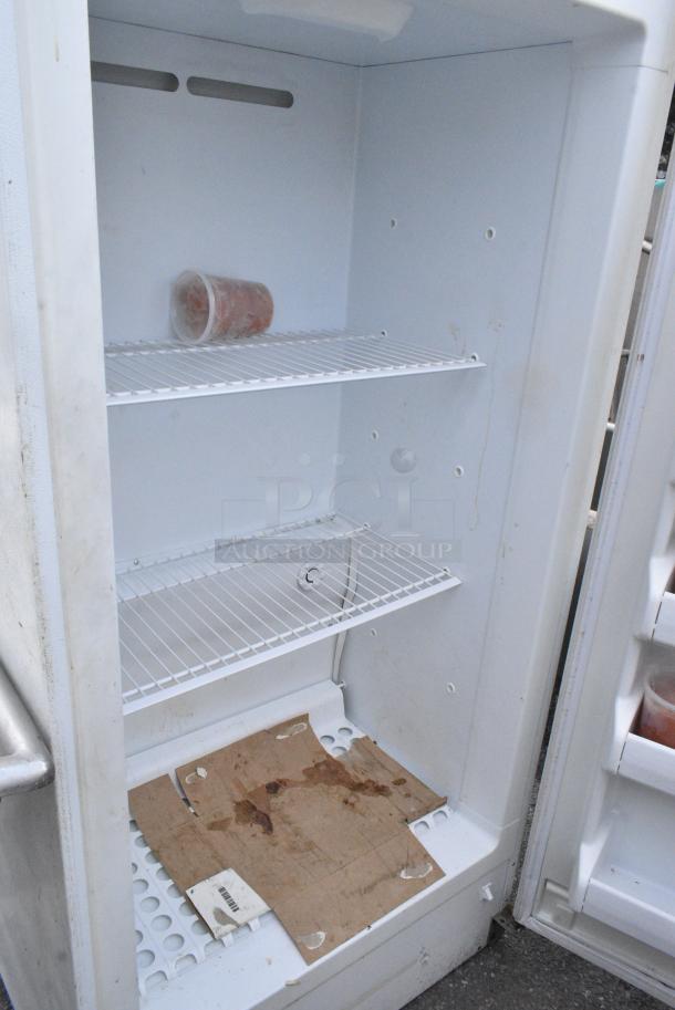 Frigidaire FFFH17F1RW Single Door Reach In Freezer. 115 Volts, 1 Phase. - Image 4 of 7