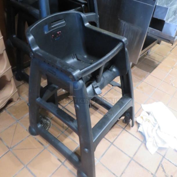 One Rubbermaid High Chair With Safety Straps On Casters. - Image 2 of 2