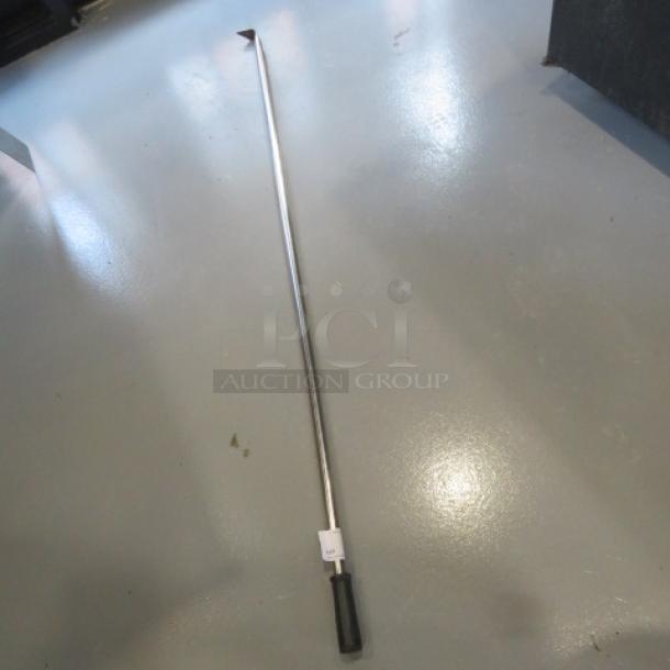 One 62 Inch Pizza Pan Grab Bar. - Image 1 of 1