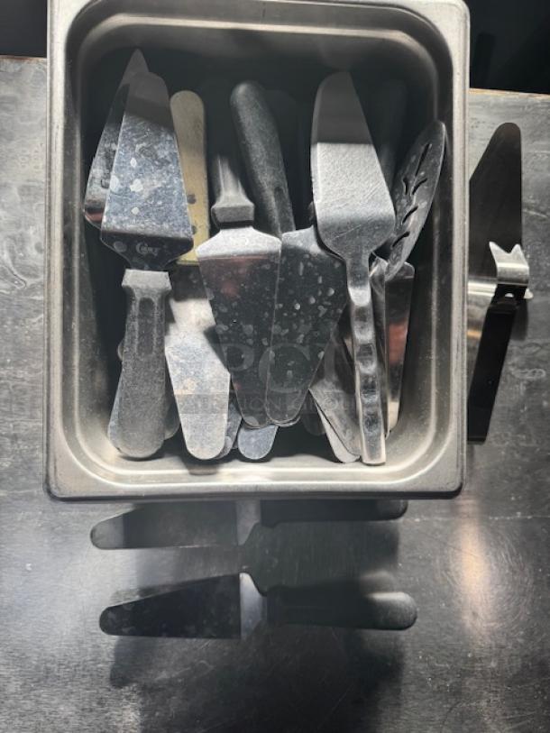 Assorted Pizza/Pie Server. 12XBID - Image 2 of 2