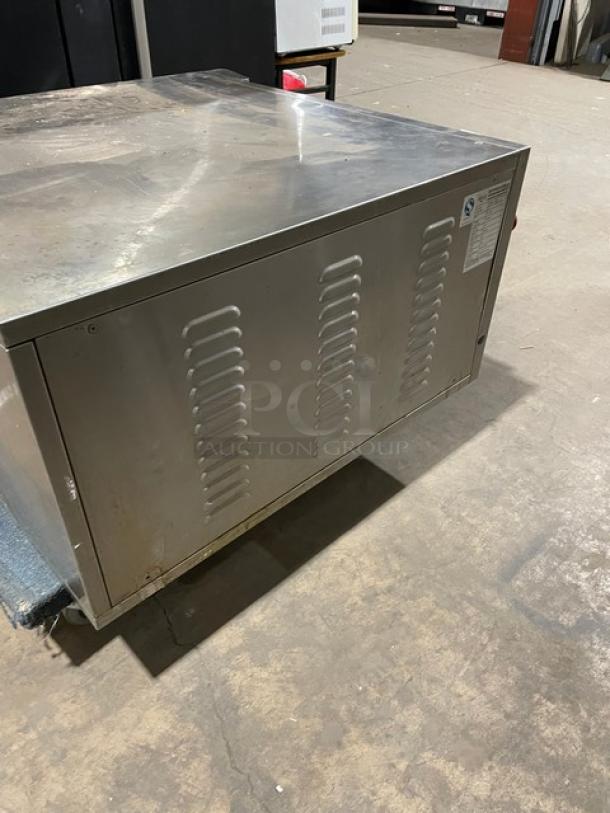 Leego Commercial Stainless Steel Electric Powered Countertop Single Deck Bakery/Pizza Oven! With Iron Bottom! With Sheet Pan! Model: RN-2109E SN: RN2109E1050001190GA! 220V! - Image 4 of 10