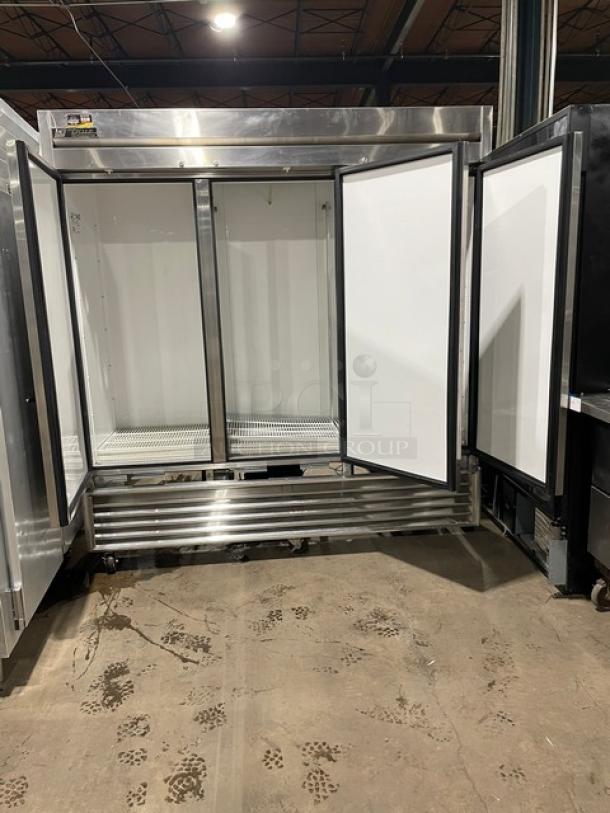 True Commercial Stainless Steel Solid 3 Door Reach In Refrigerator! With Poly Coated Wire Racks! Model: T-72 SN: 1-4870104! 115V 1 Phase! On Casters! - Image 5 of 13