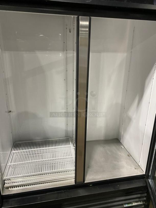 True Commercial Black Double Glass Swing Door Reach In Merchandiser Refrigerator! Energy Star Certified! With Poly Coated Wire Racks! Model: GDM-49-HC~TSL01 SN: 9366033! 115V 1 Phase! - Image 5 of 11
