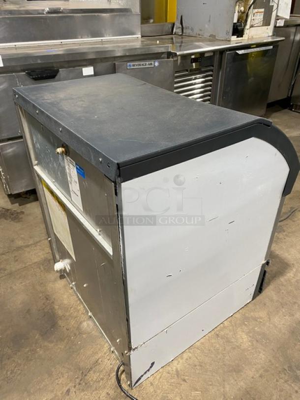Scotsman Commercial Stainless Steel Undercounter Automatic Medium Cubed Ice Maker Machine! With Ergonomic Sliding Bin Lid! Model: CU2026MA-1E SN: 18031320011761! 115V 1 Phase! - Image 4 of 9